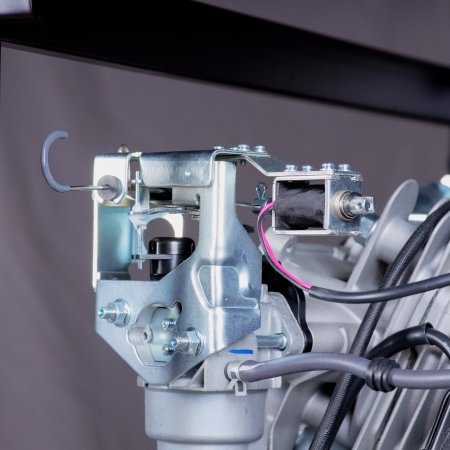 Бензиновый генератор с электростартером и коннектором автоматики FUBAG BS 7500 A ES в Иркутске фото